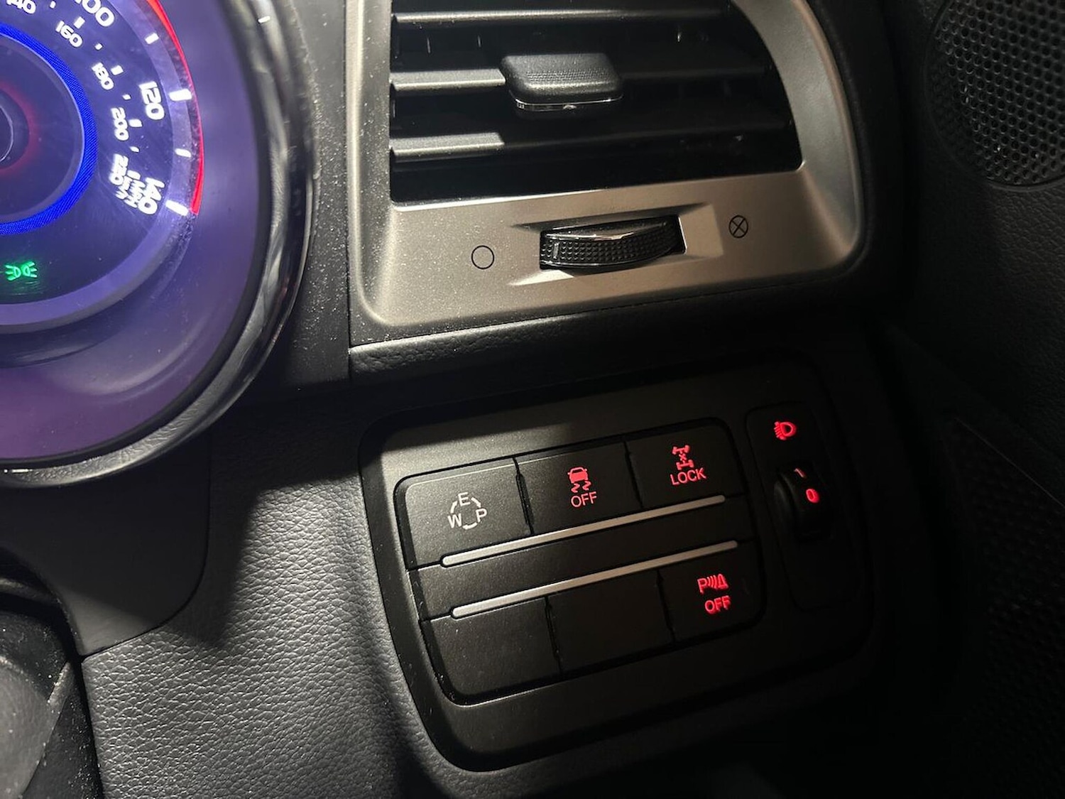 Used Ssangyong Tivoli 2018 for sale - 76951177: Photo 22