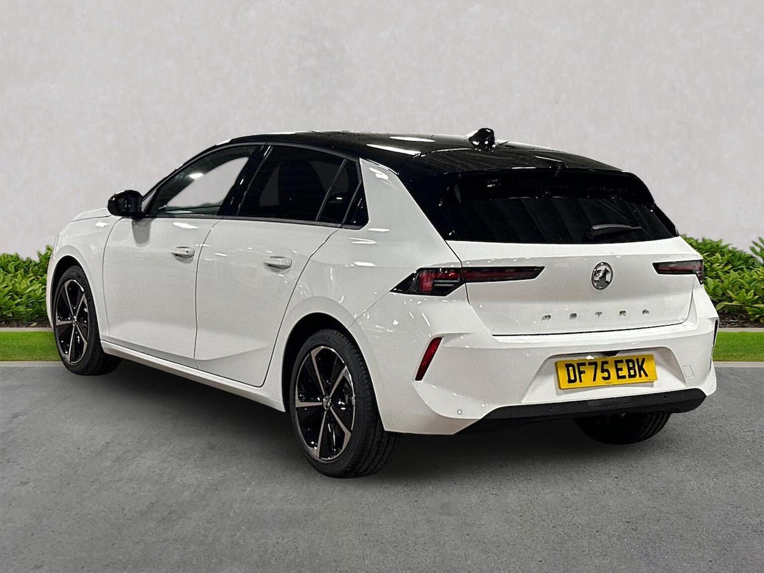 Used Vauxhall Astra 2025 for sale - 76837169: Photo 2