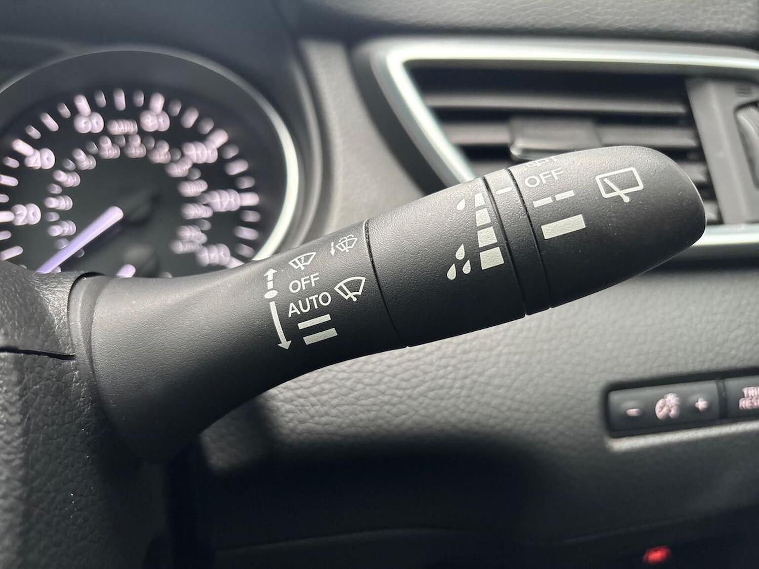 Used Nissan Qashqai 2017 for sale - 76947026: Photo 28