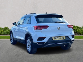 Used Volkswagen T-Roc 2020 for sale - 76070306: Photo