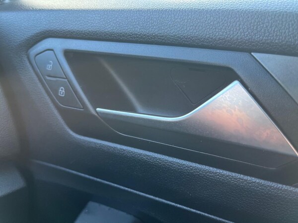 Used Volkswagen T-Roc 2020 for sale - 76070306: Photo 30
