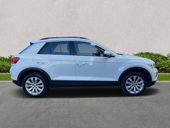 Used Volkswagen T-Roc 2020 for sale - 76070306: Photo