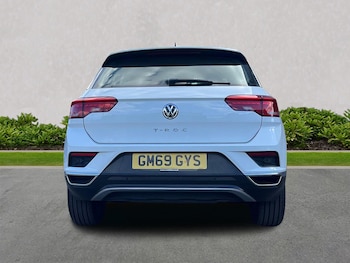 Used Volkswagen T-Roc 2020 for sale - 76070306: Photo
