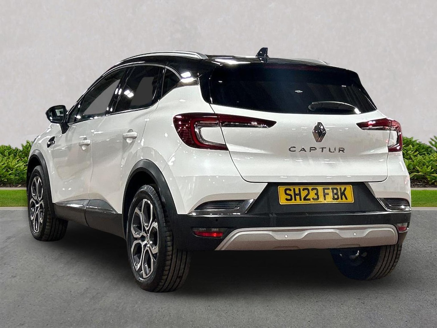 Used Renault Captur 2023 for sale - 78195673: Photo 2