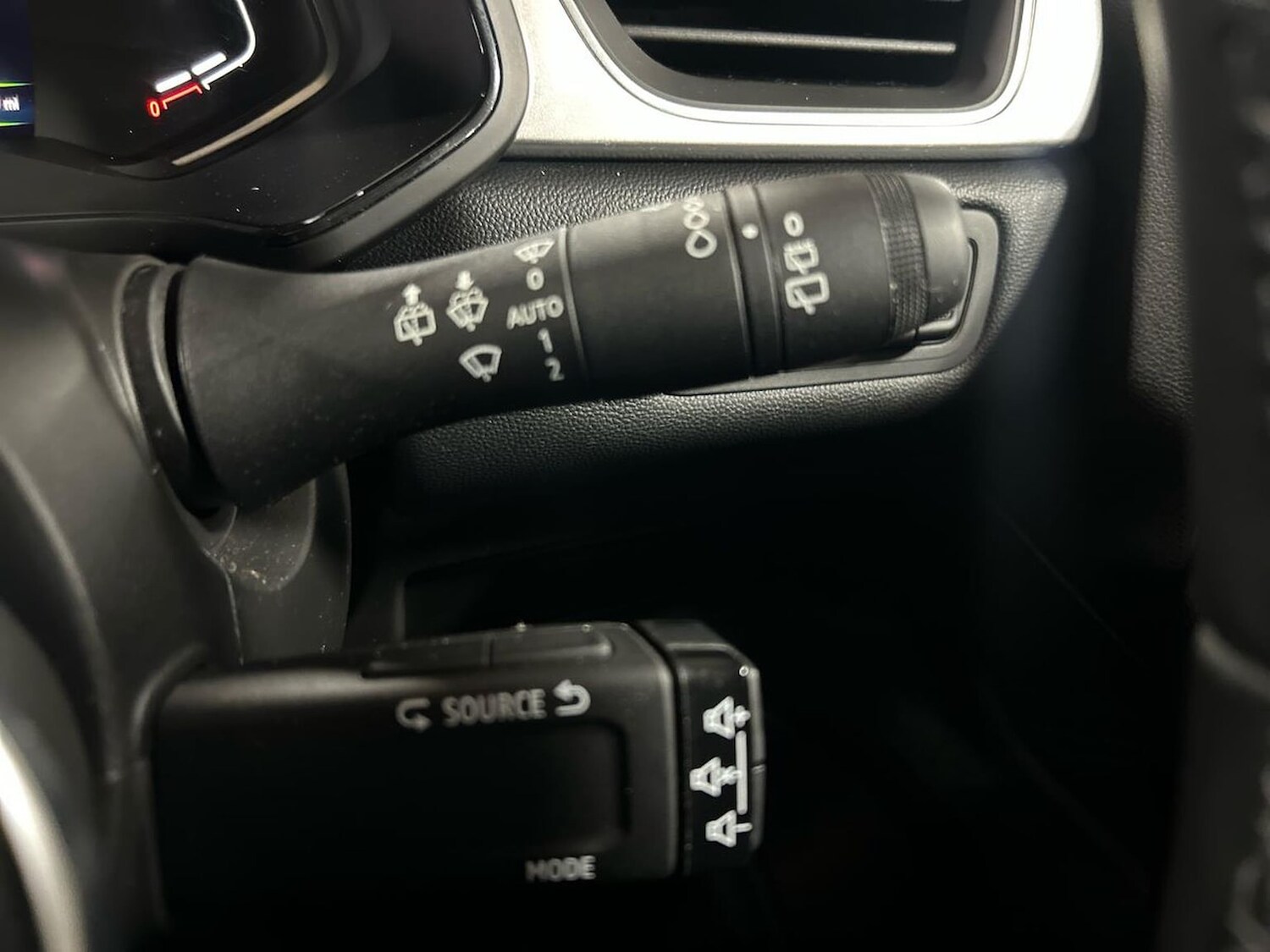 Used Renault Captur 2023 for sale - 78195673: Photo 31