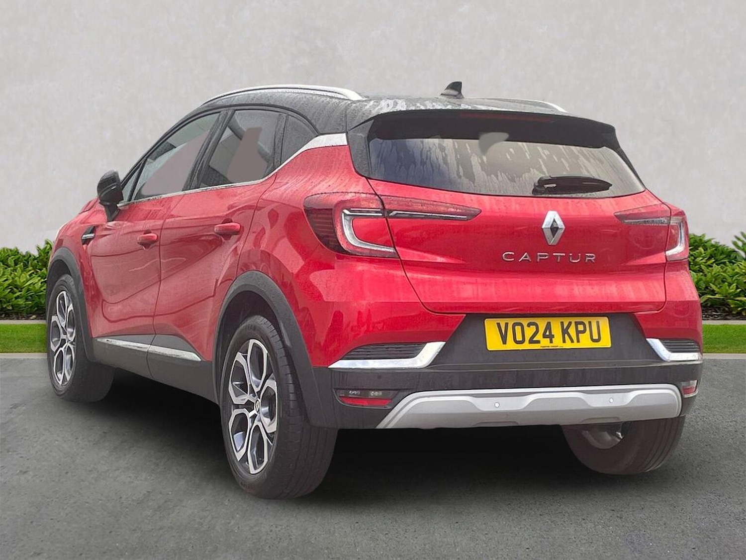 Used Renault Captur 2024 for sale - 76846066: Photo 2