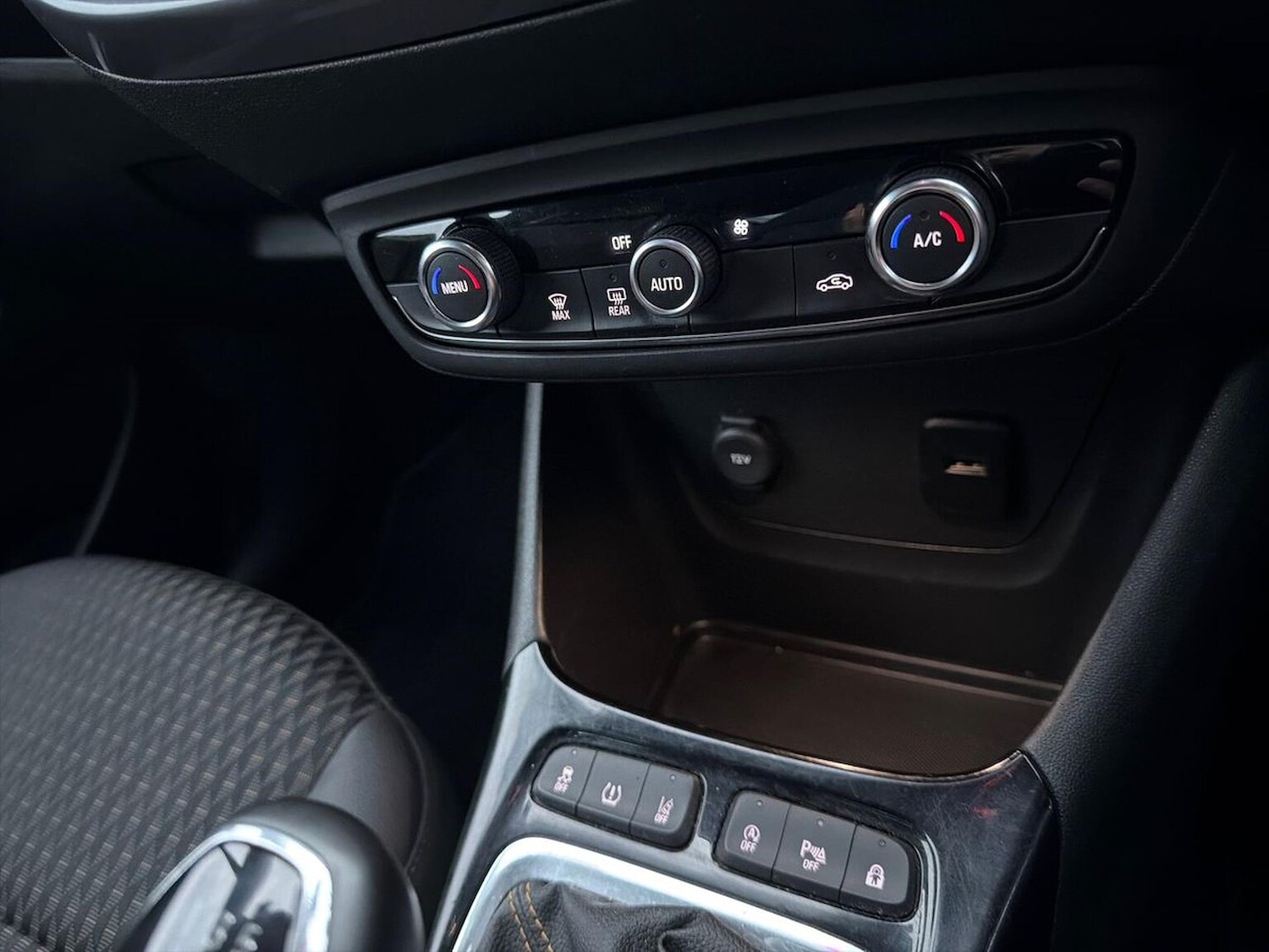 Used Vauxhall Crossland X 2017 for sale - 76547731: Photo 12