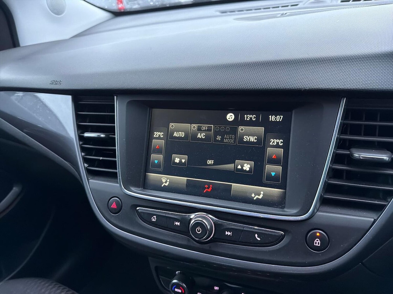 Used Vauxhall Crossland X 2017 for sale - 76547731: Photo 24