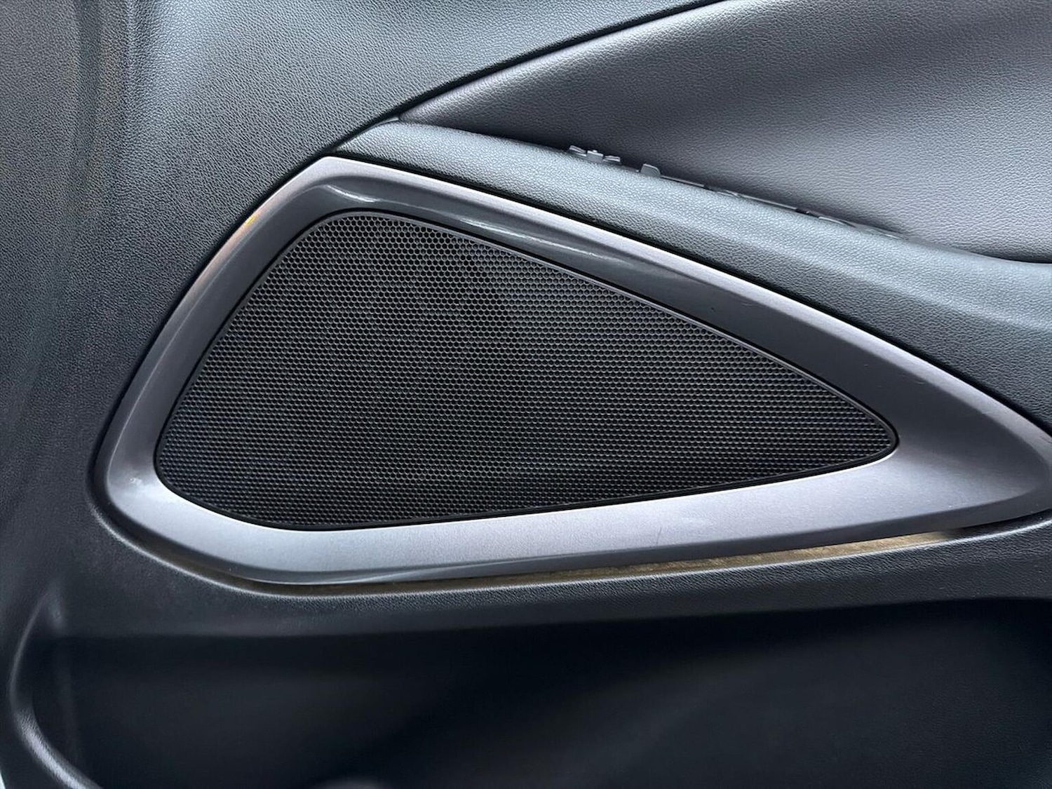 Used Vauxhall Crossland X 2017 for sale - 76547731: Photo 31