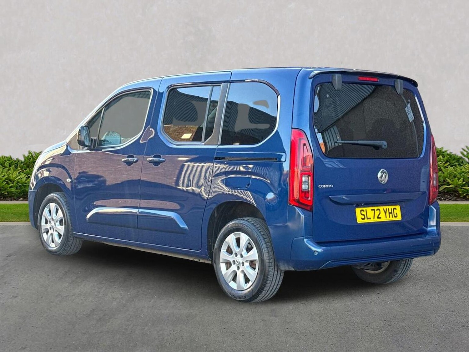 Used Vauxhall Combo Life 2022 for sale - 76627940: Photo 2