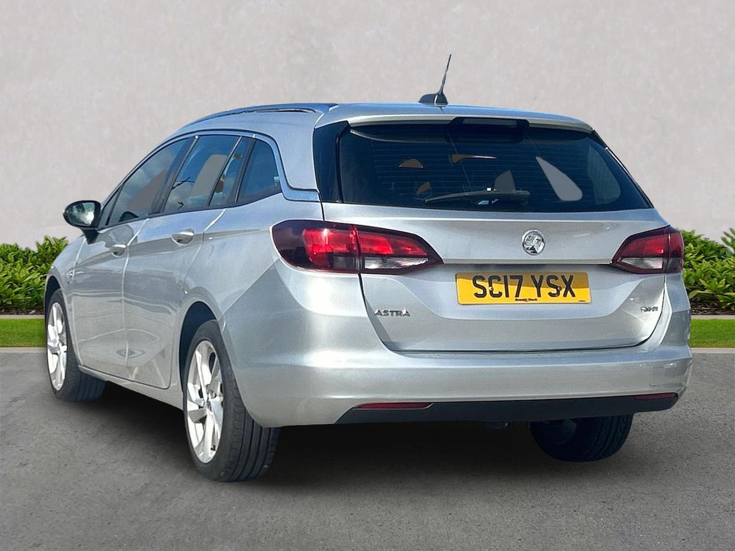 Used Vauxhall Astra 2017 for sale - 78196355: Photo 2