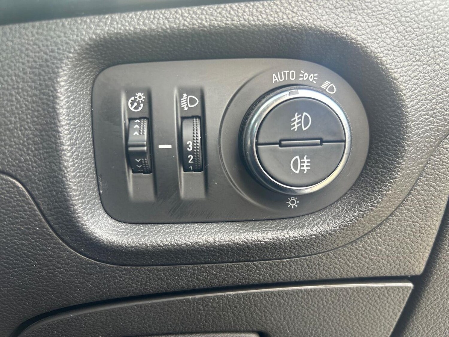 Used Vauxhall Astra 2017 for sale - 78196355: Photo 23