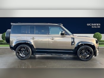 Used Land Rover Defender 110 2021 for sale - 76568489: Photo