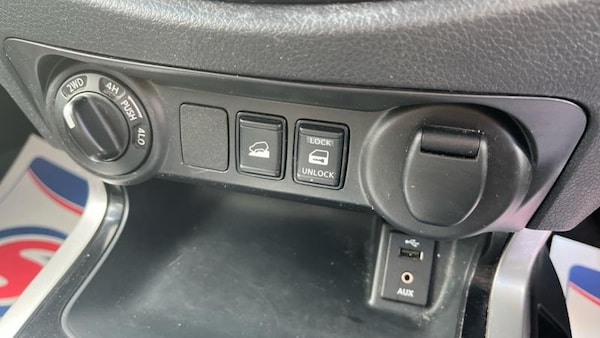 Used Nissan Navara 2018 for sale - 76332559: Photo 32