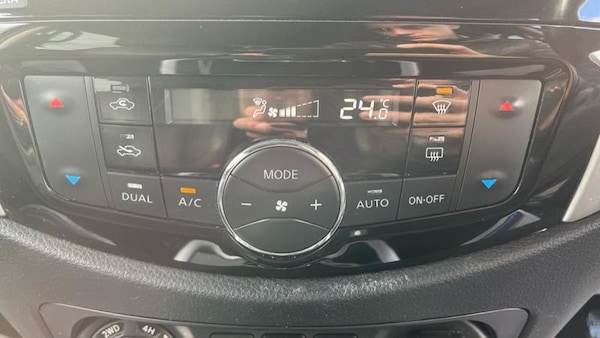Used Nissan Navara 2018 for sale - 76332559: Photo 38