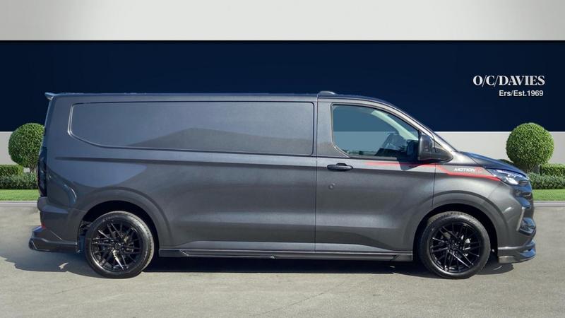 Used Ford Transit Custom 2024 for sale - 76557529: Photo 2