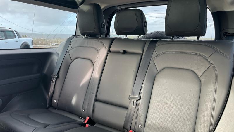 Used Land Rover Defender 2023 for sale - 77529217: Photo 10