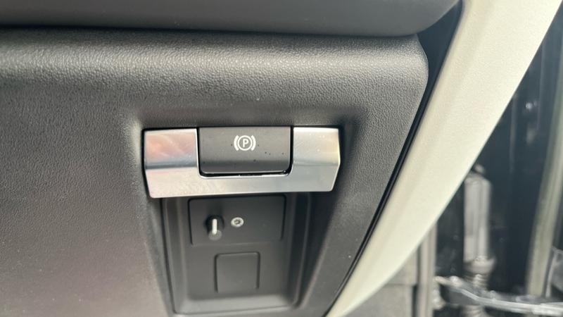 Used Land Rover Defender 2023 for sale - 77529217: Photo 32