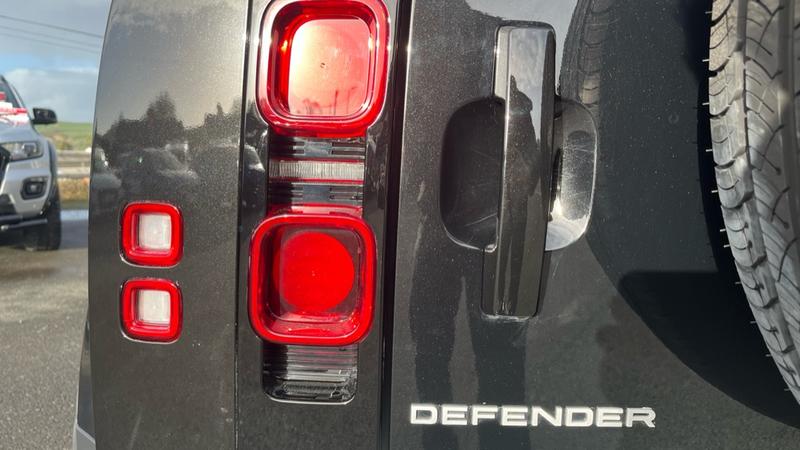 Used Land Rover Defender 2023 for sale - 77529217: Photo 49