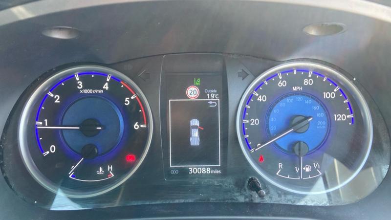 Used Toyota Hilux 2018 for sale - 76545326: Photo 11