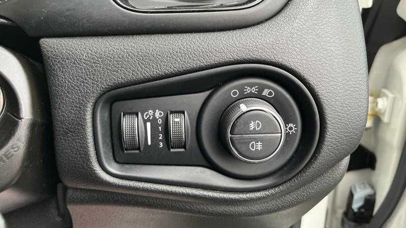 Used Jeep Renegade 2020 for sale - 76480472: Photo 33