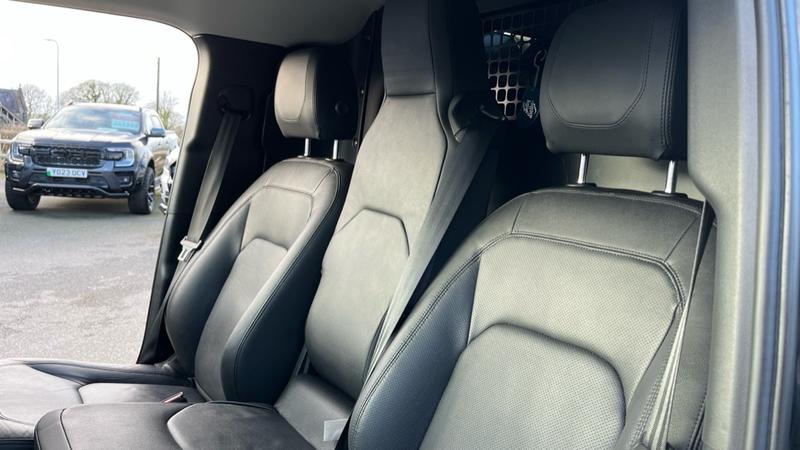 Used Land Rover Defender 110 2023 for sale - 77653676: Photo 10