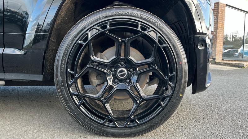 Used Land Rover Defender 110 2023 for sale - 77653676: Photo 15