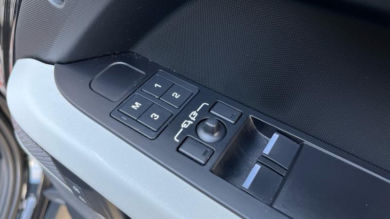 Used Land Rover Defender 110 2023 for sale - 77653676: Photo 31