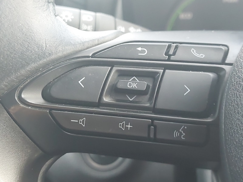 Used Mazda Mazda2 HYBRID 2024 for sale - 76492916: Photo 18