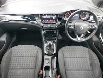 Used Vauxhall Astra 2018 for sale - 77325243: Photo