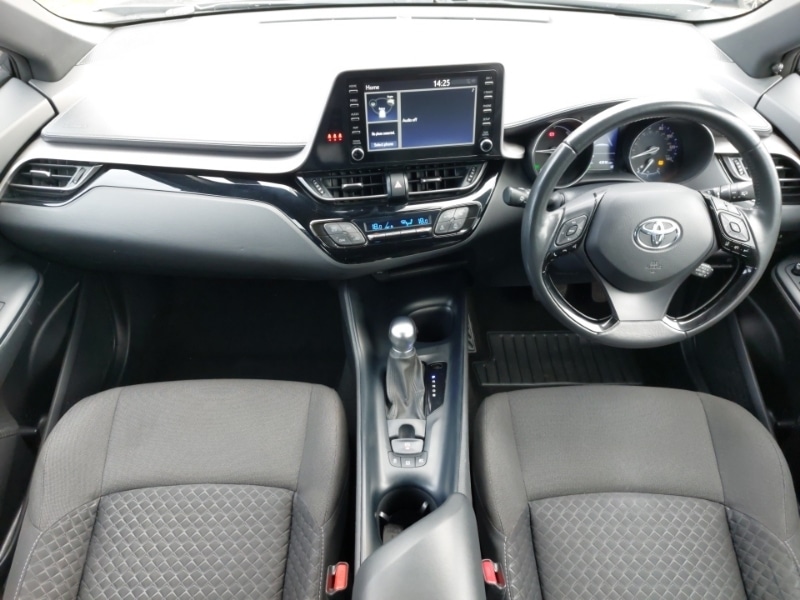 Used Toyota C-HR 2022 for sale - 77652041: Photo 2