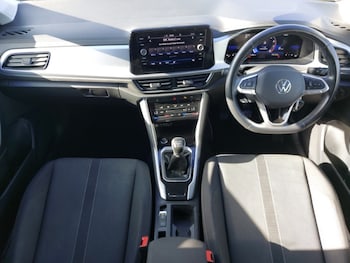 Used Volkswagen T-Roc 2022 for sale - 76071411: Photo 2