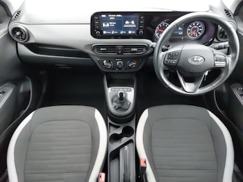 Used Hyundai i10 2021 for sale - 77433033: Photo