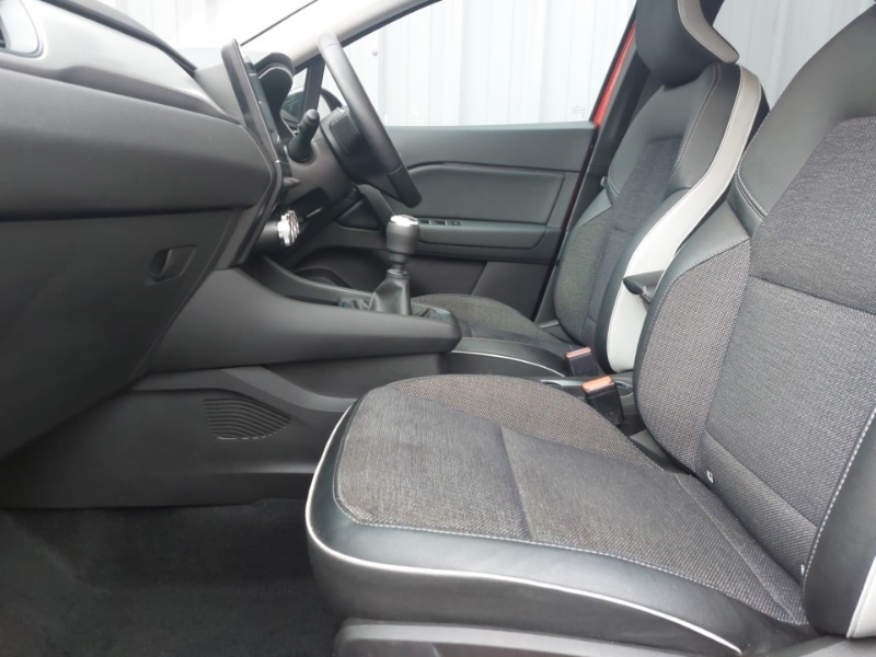 Used Renault Captur 2022 for sale - 77325245: Photo 5