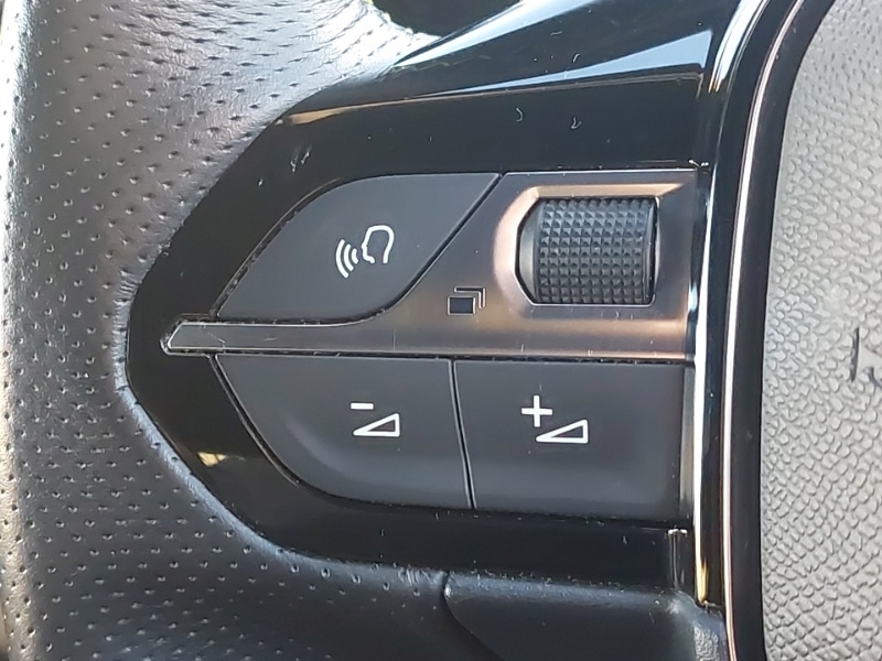 Used Peugeot 2008 2021 for sale - 77183921: Photo 13