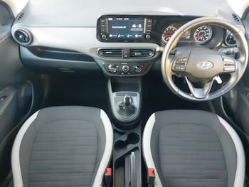 Used Hyundai i10 2022 for sale - 77847222: Photo