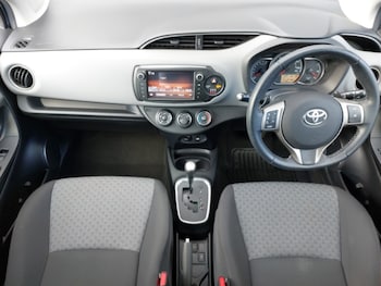 Used Toyota Yaris 2015 for sale - 78498369: Photo