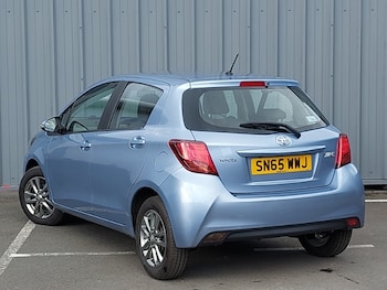 Used Toyota Yaris 2015 for sale - 78498369: Photo
