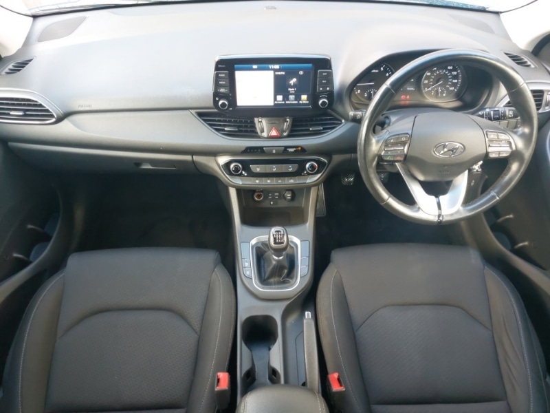 Used Hyundai i30 2018 for sale - 76893779: Photo 2