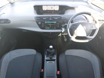 Used Citroen C4 2018 for sale - 76708231: Photo