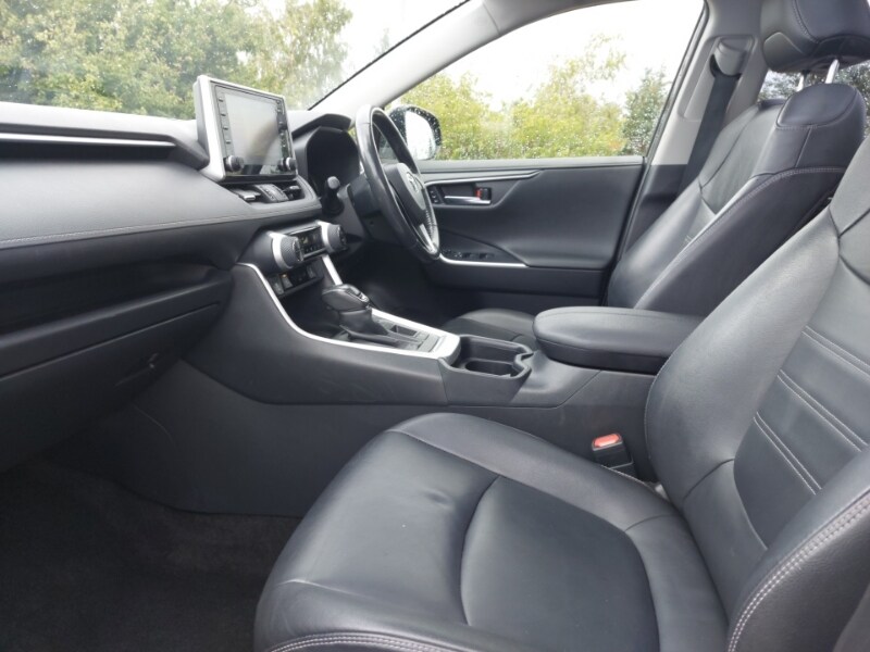 Used Toyota RAV4 2019 for sale - 76233455: Photo 5