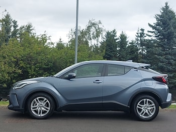 Used Toyota C-HR 2023 for sale - 79573404: Photo