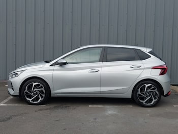 Used Hyundai i20 2023 for sale - 76556158: Photo