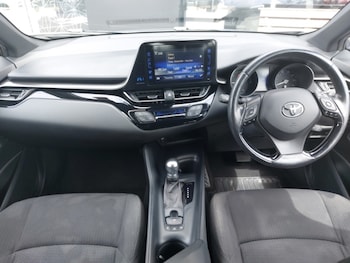 Used Toyota C-HR 2017 for sale - 79101227: Photo