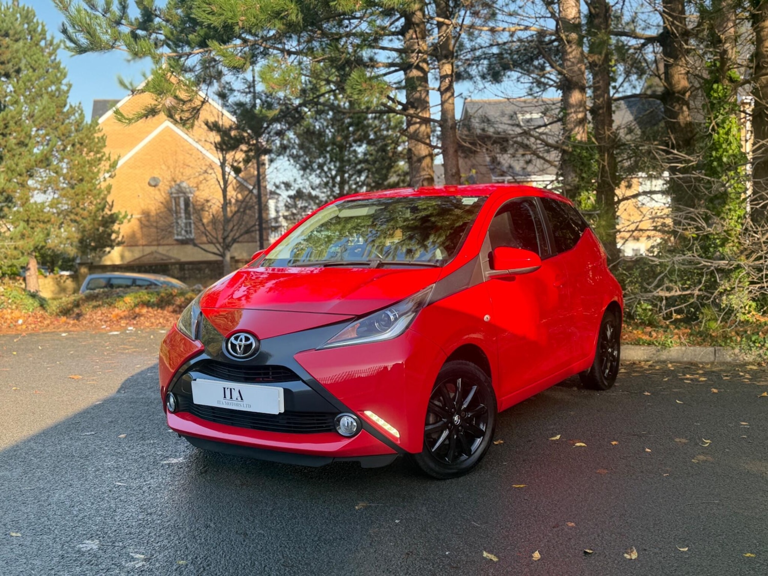 Used Toyota AYGO for sale - 76521619: Photo 2