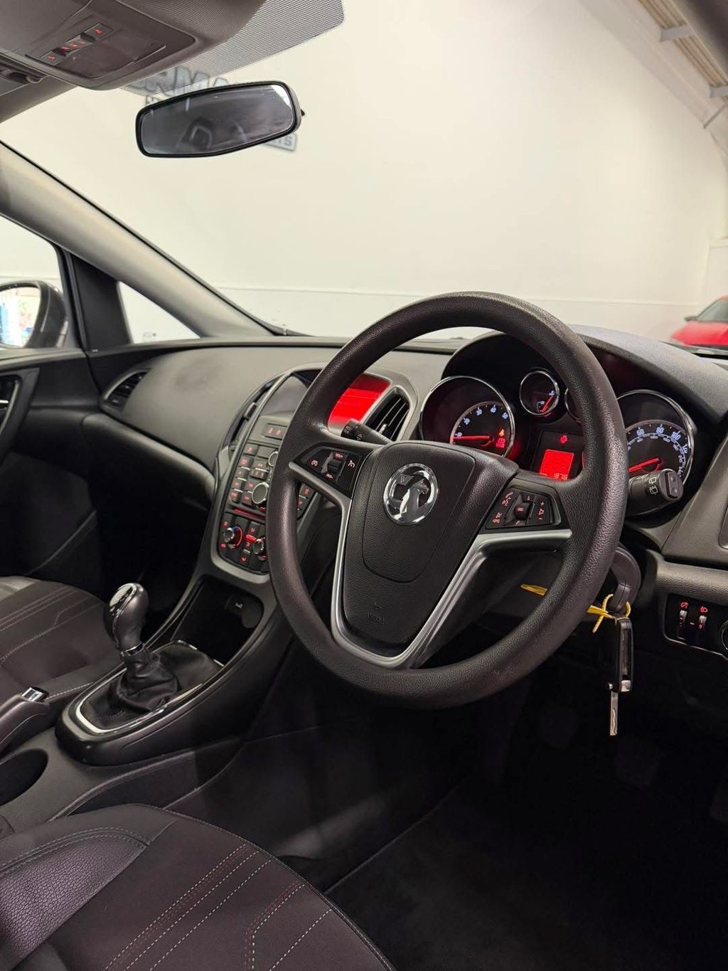 Used Vauxhall Astra 2012 for sale - 76772652: Photo 27