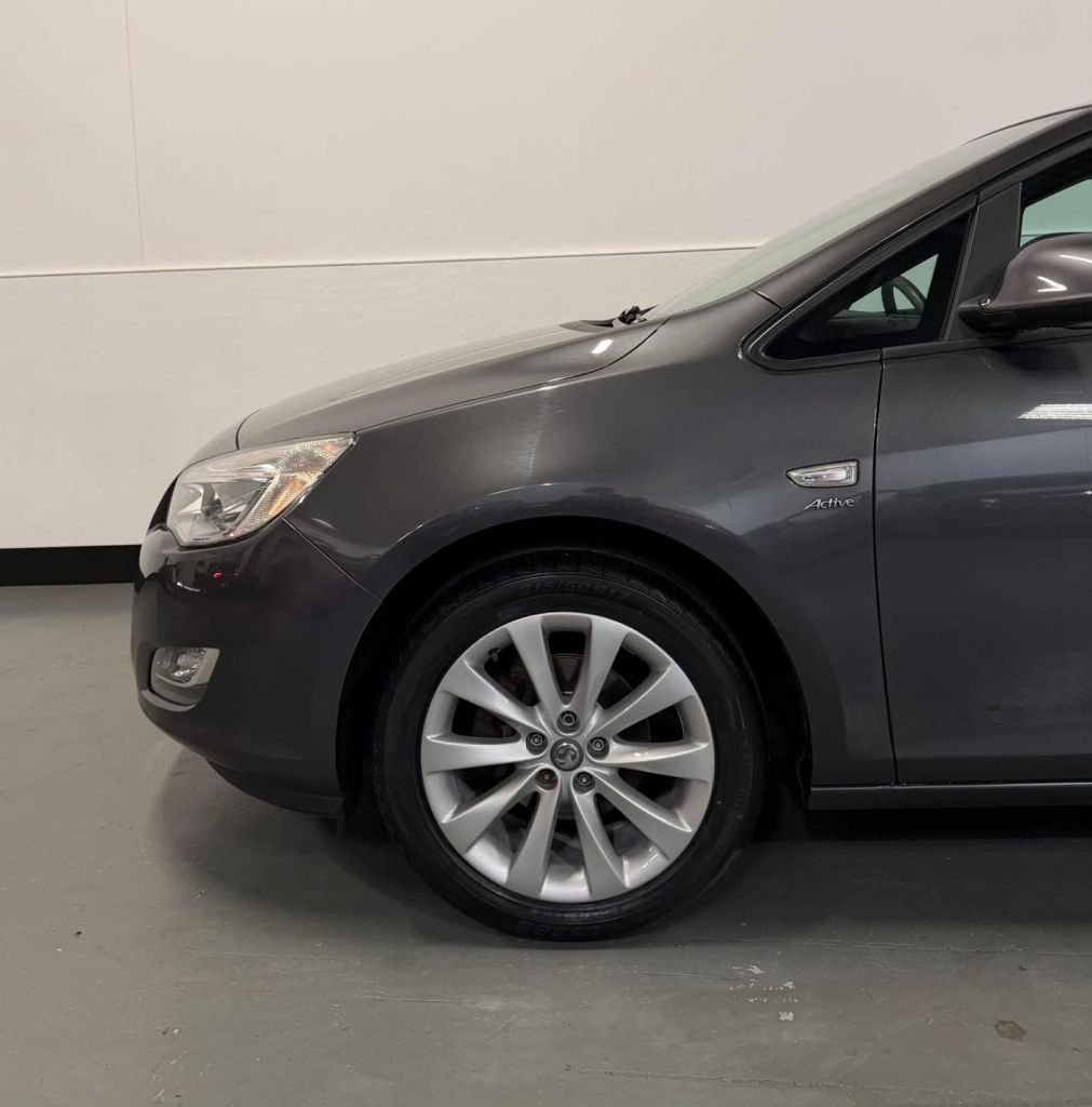 Used Vauxhall Astra 2012 for sale - 76772652: Photo 8