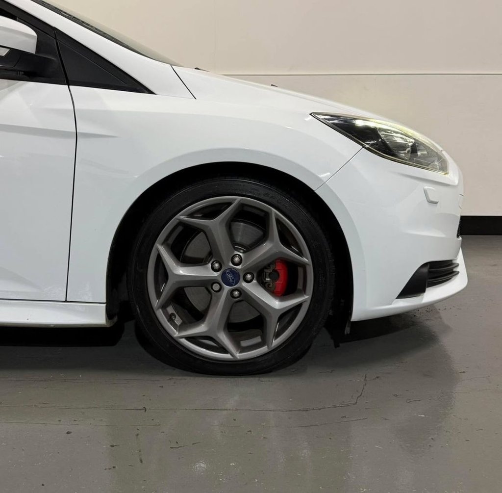 Used Ford Focus 2014 for sale - 77256086: Photo 9