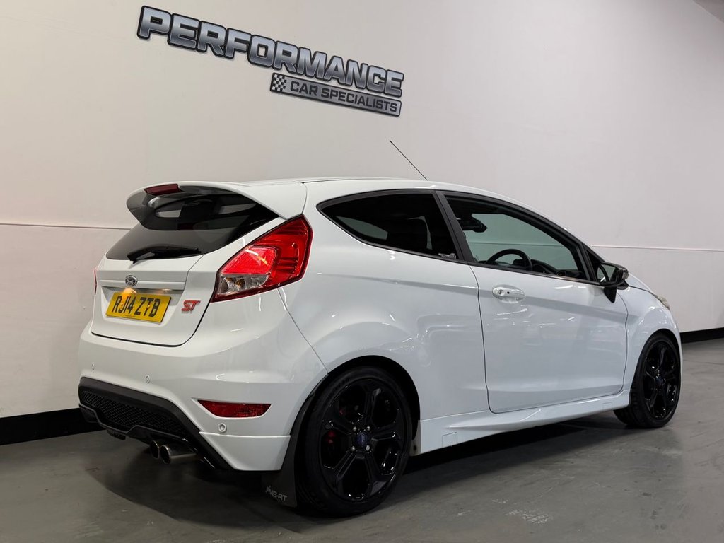 Used Ford Fiesta 2014 for sale - 76772650: Photo 12