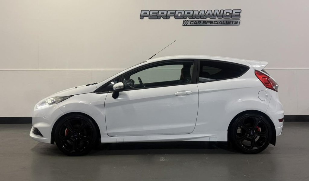 Used Ford Fiesta 2014 for sale - 76772650: Photo 2